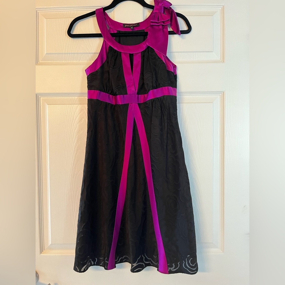 Betsey Johnson Black & Purple/Magenta Rose Patterned Dress (2)